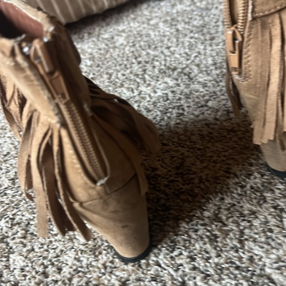 Suede Camel Wedge Booties with fringe. Size 7.5 - Picture 2 of 6